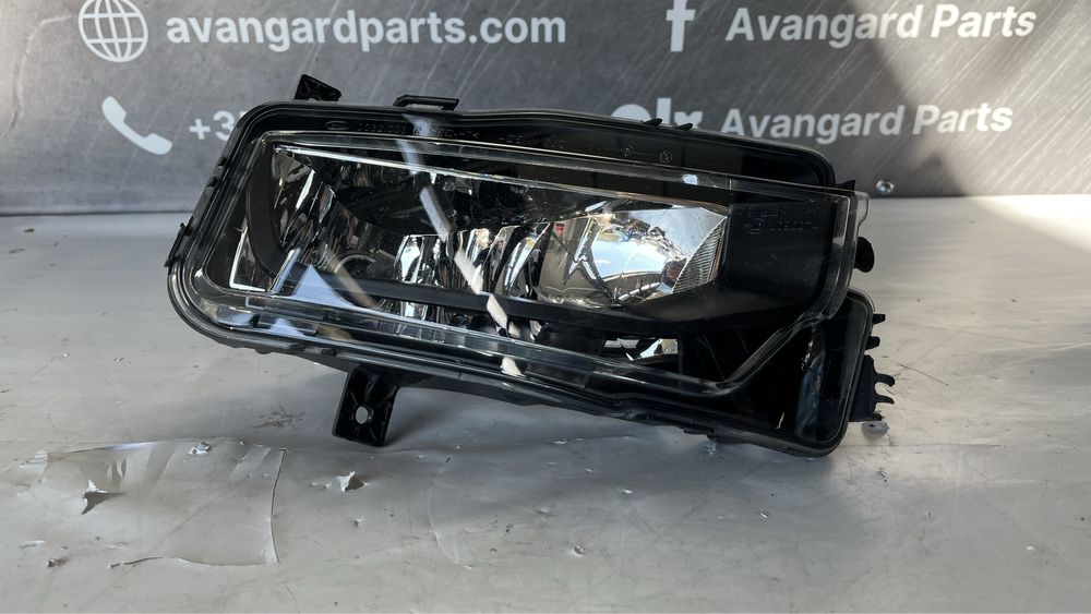 5 броя десен и 2 брой ляв халоген VW Transporter T6