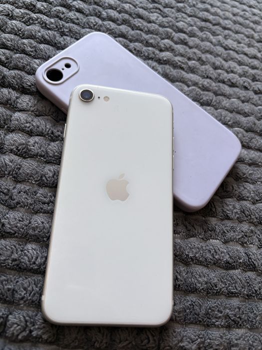 Продам айфон se на 128gb