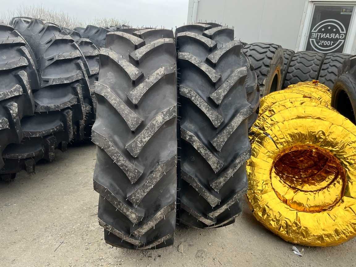 Cauciucuri cu 16 pliuri pentru tractor John Deere 16.9-30 cu livrare