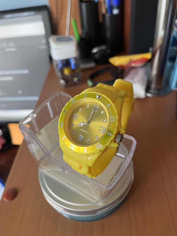 Ceas Yellow Unisex Quartz Simplu Silicone