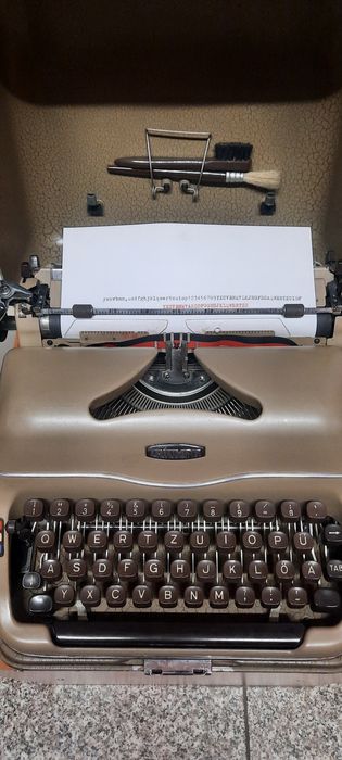 Mașină de scris Triumph Perfekt  impecabilă
