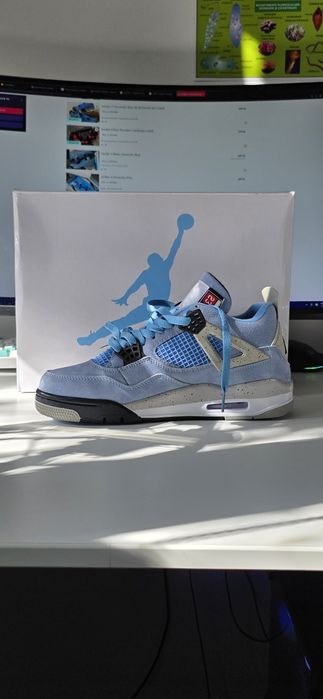 Jordan 4 Retro University Blue marime 42