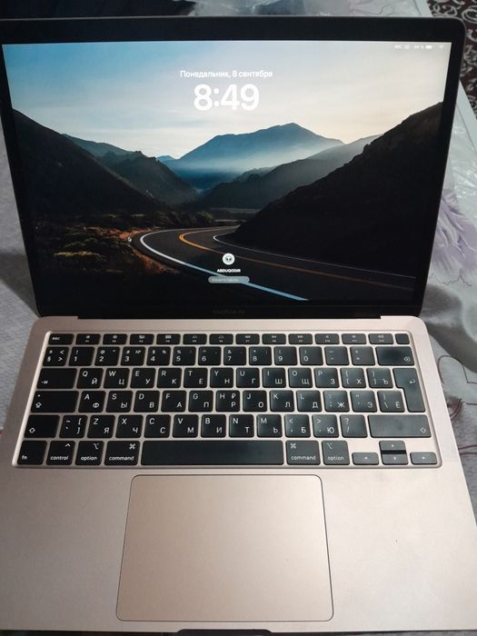 MacBook air 2020 halati yaxwi