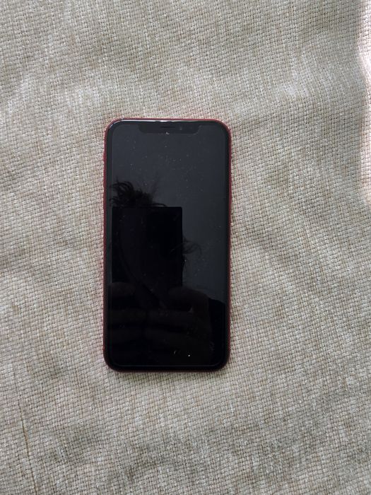 Телефон IPhone XR