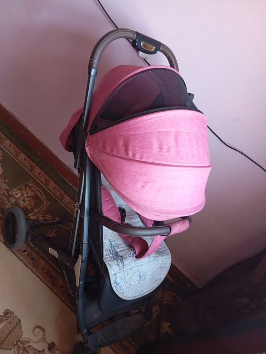 Коляска прогулочная хорошей состоянии