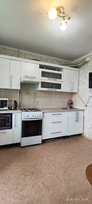 Продам 2 ком квартиру,ленинградку,в районе 4 поликлиники