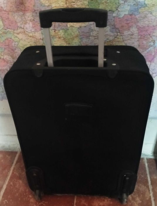 Куфар с дръжка на колела GRAND