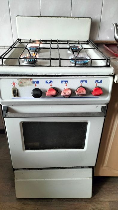 Продам газовую плиту в связи с переездом