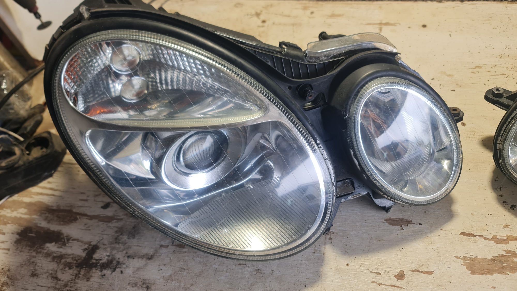 Биксенон фарове за Мерцедес w211/Mercedes w211