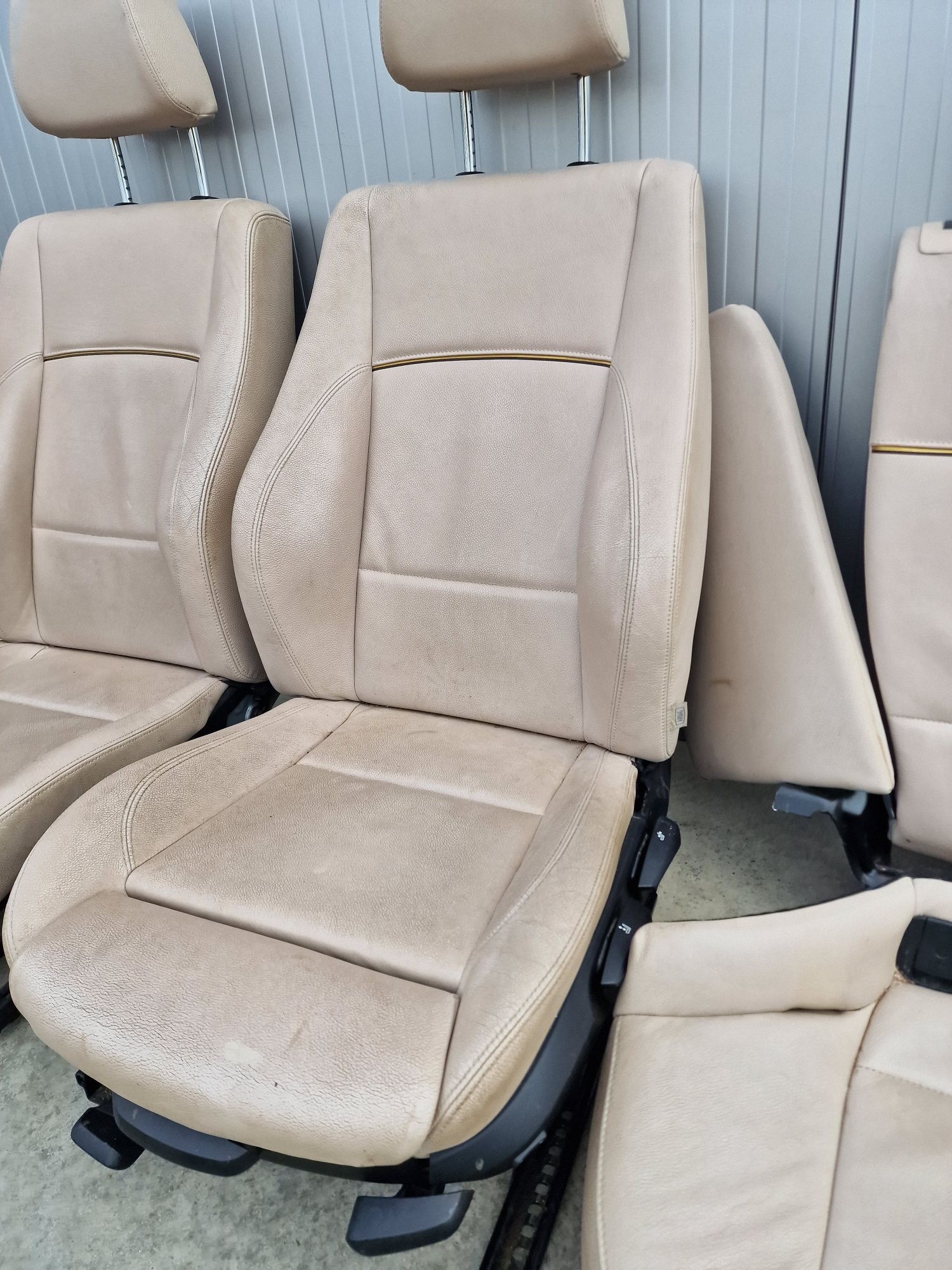 Interior scaune piele crem recaro sport fara încălzire bmw x1 e84