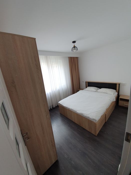 Închiriez  apartament  2 camere Micro 6
