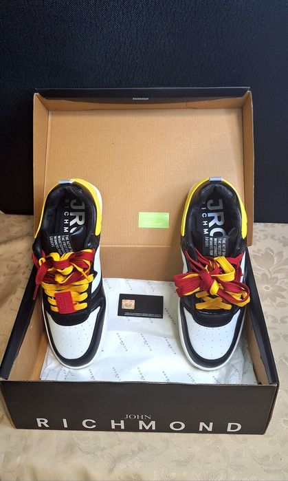 John richmond mar 41 ,noi