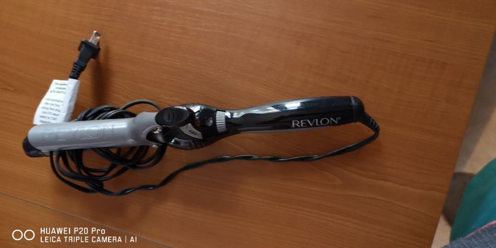 Ondulator de păr Revlon