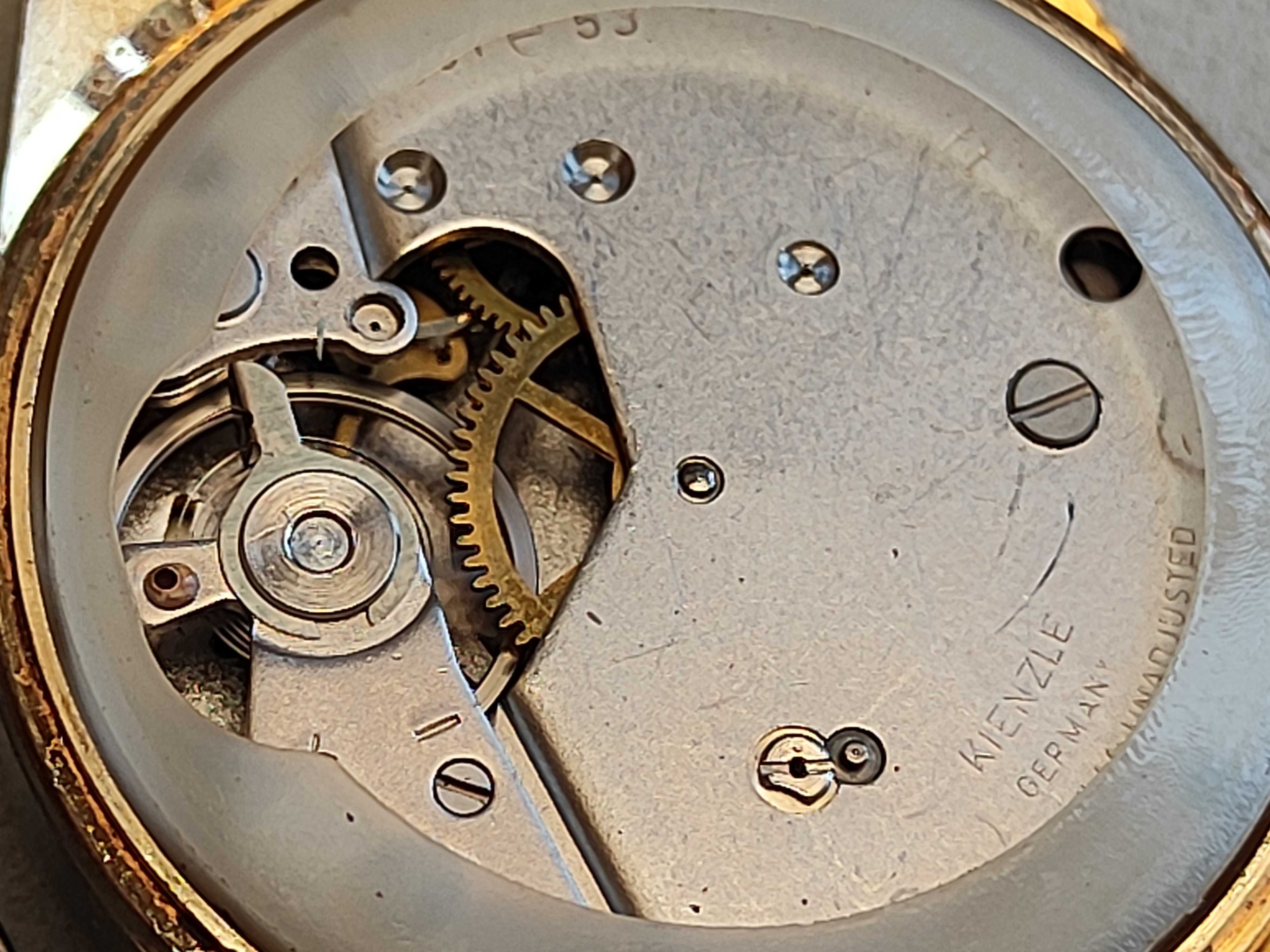 Ретро часовник Kienzle – работещ, Made in Germany, антимагнитен
