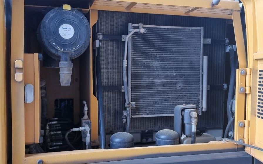 Volvo EW145B экскаватор сотилади