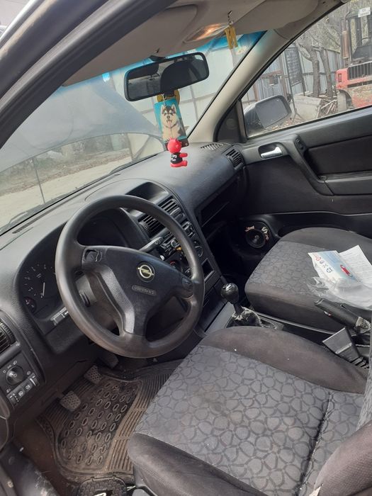 Продавам опел Астра начасти