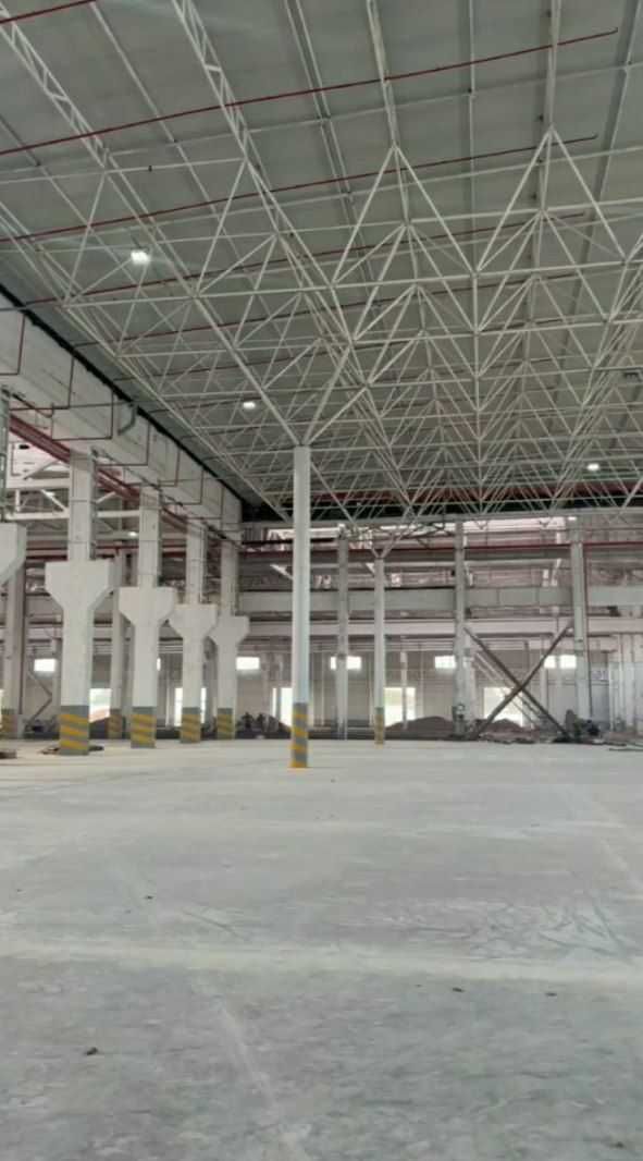 Сдаётся в аренду 80 000 м². сухой склад. Делимый.