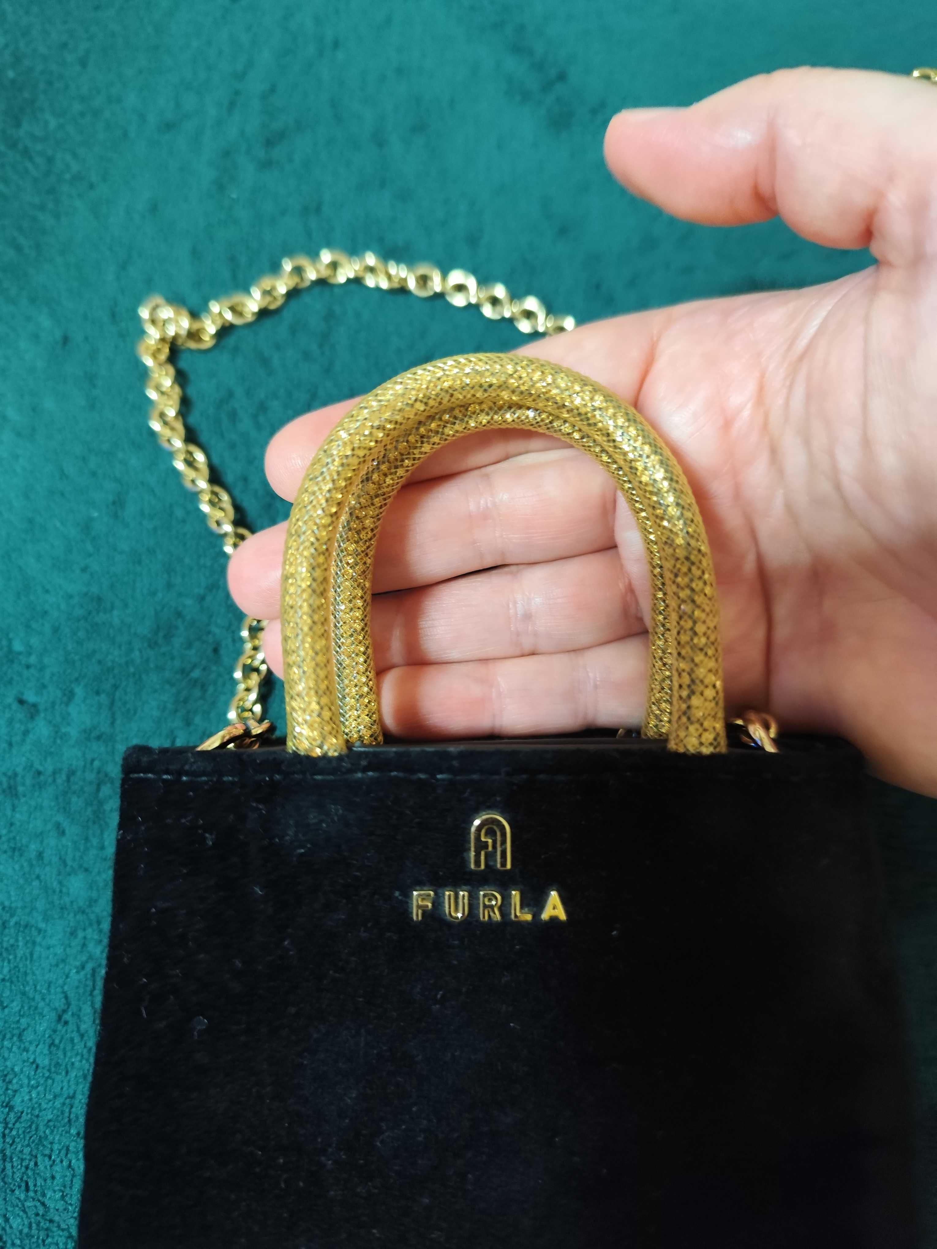 Черна парти чантичка от велур на Furla
