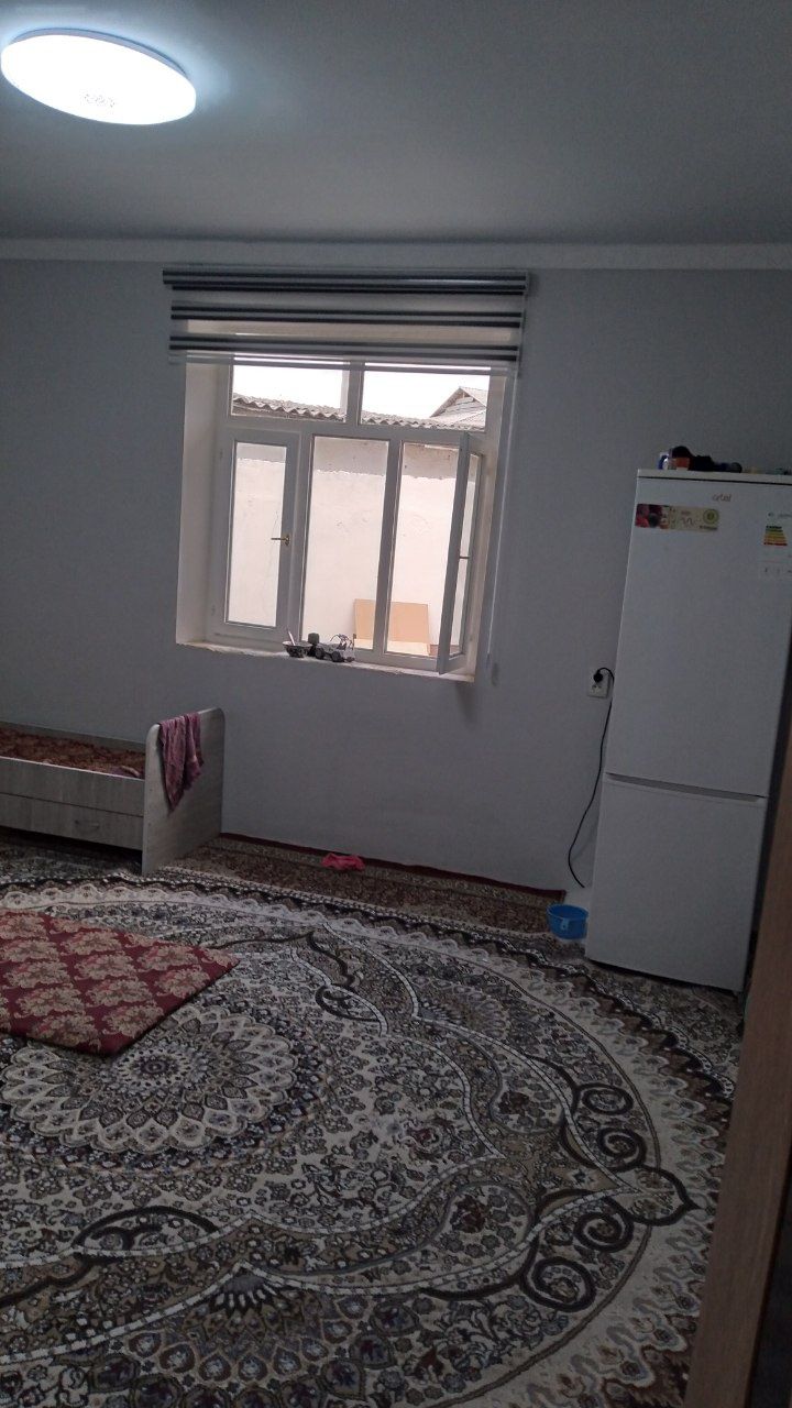 Продаеться участок на Бектемире , 4 сотки ,5 комнат