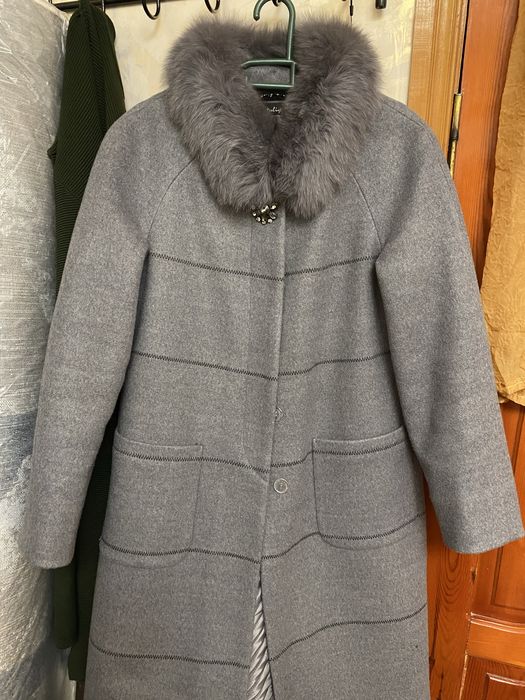 Пальто женское средней длины