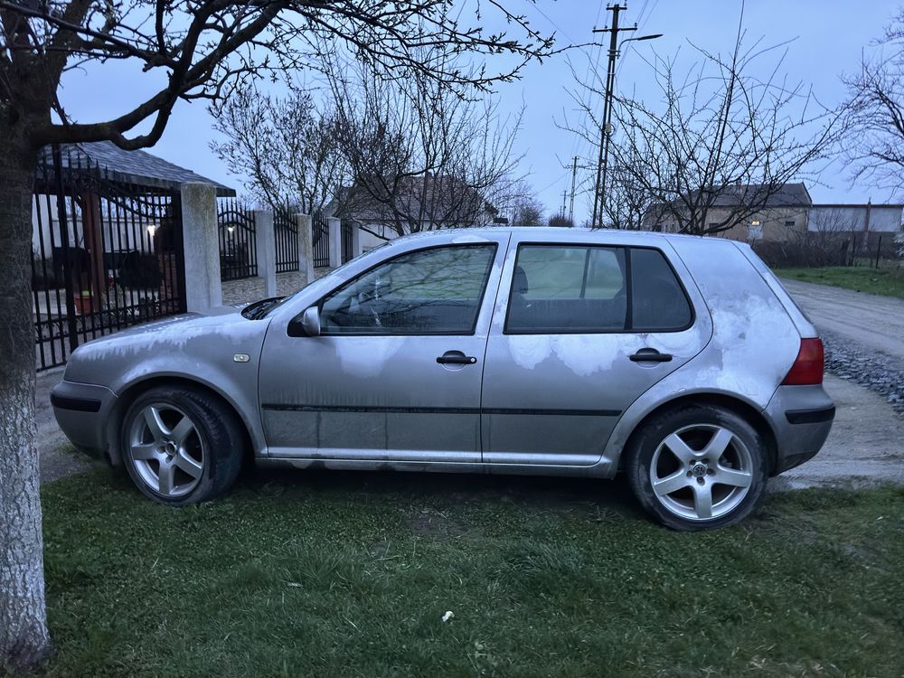 Golf 4 1.6 benzina 2003