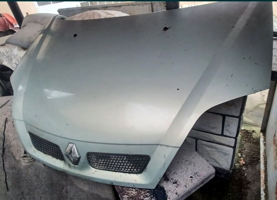 Рено RX 40 на части
Вратите са с прозорци без вътрешните кори
