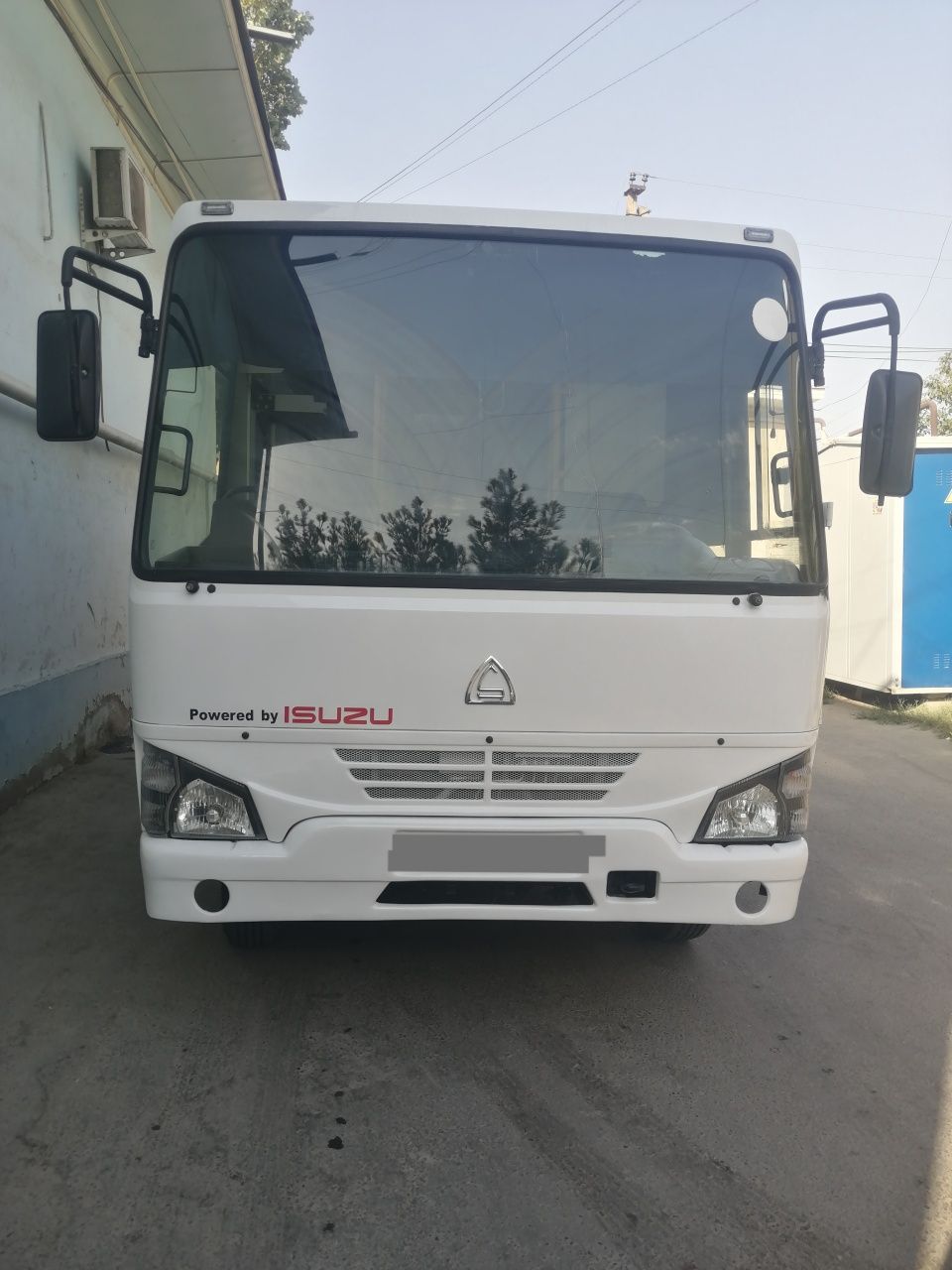 Isuzu Avtobus NP37