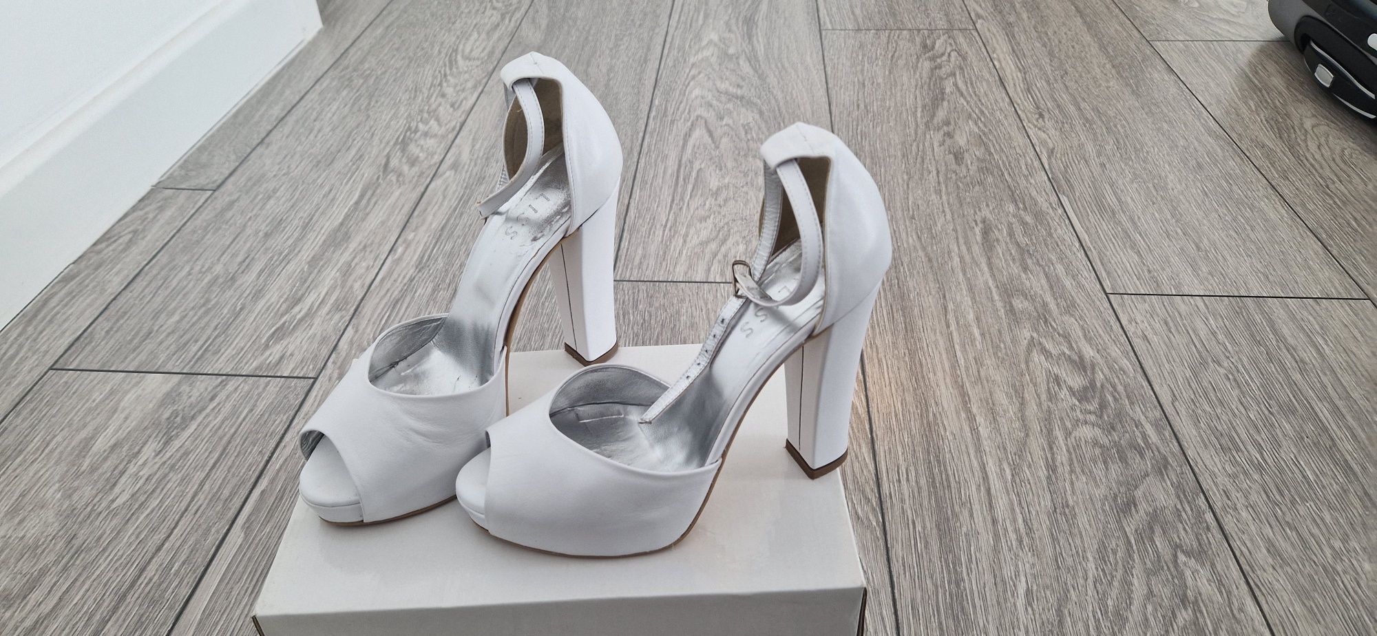 Pantofi mireasa piele
