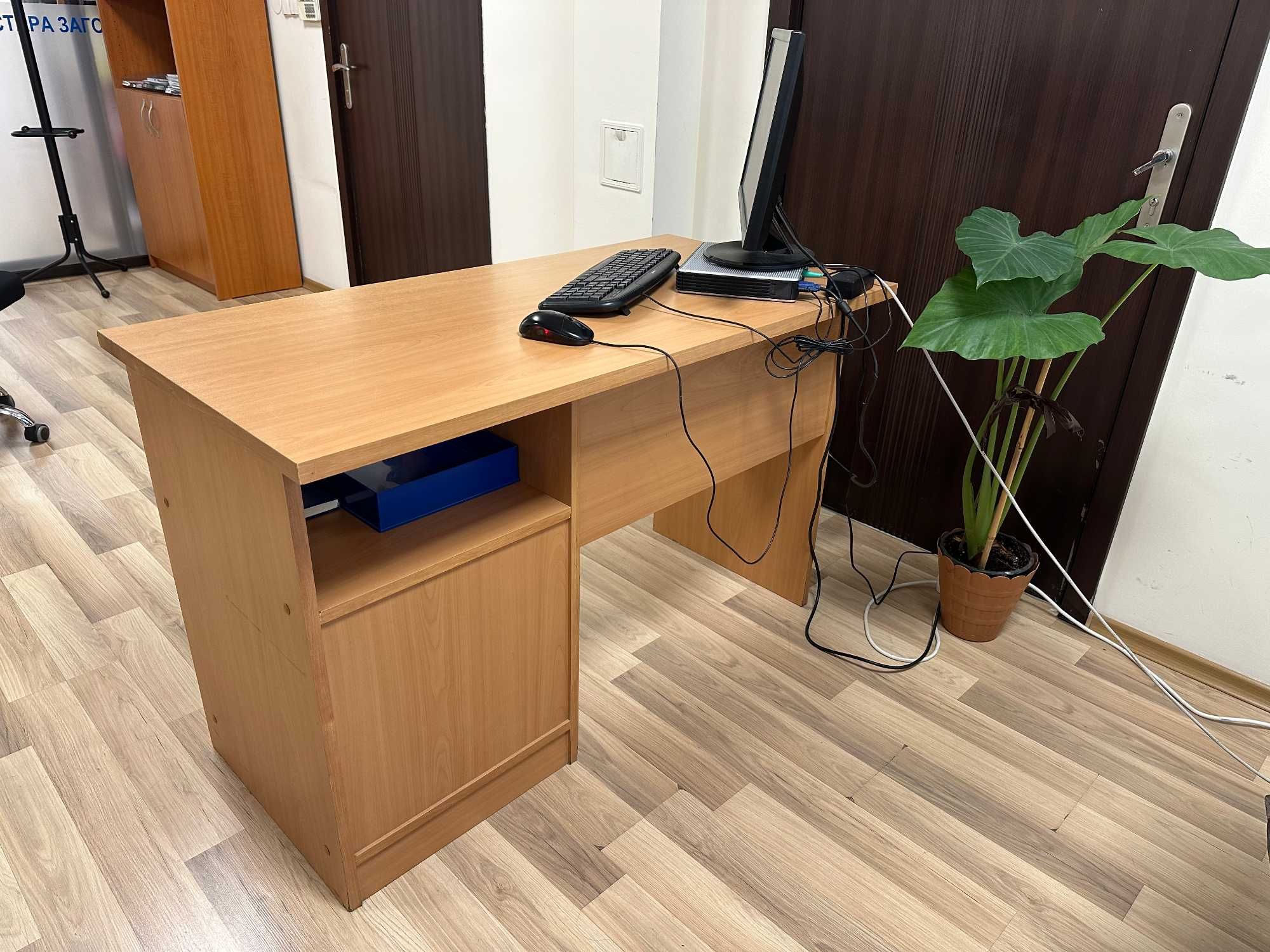 Употребявани офис мебели