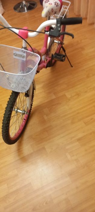 Bicicleta fetita 7-9 ani