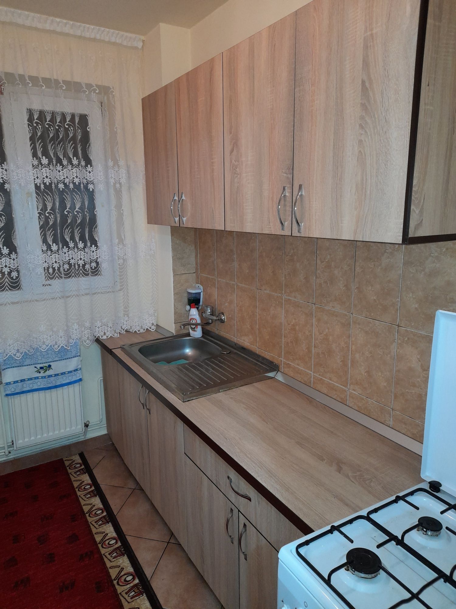 Închiriez apartament 2 camere mobilat