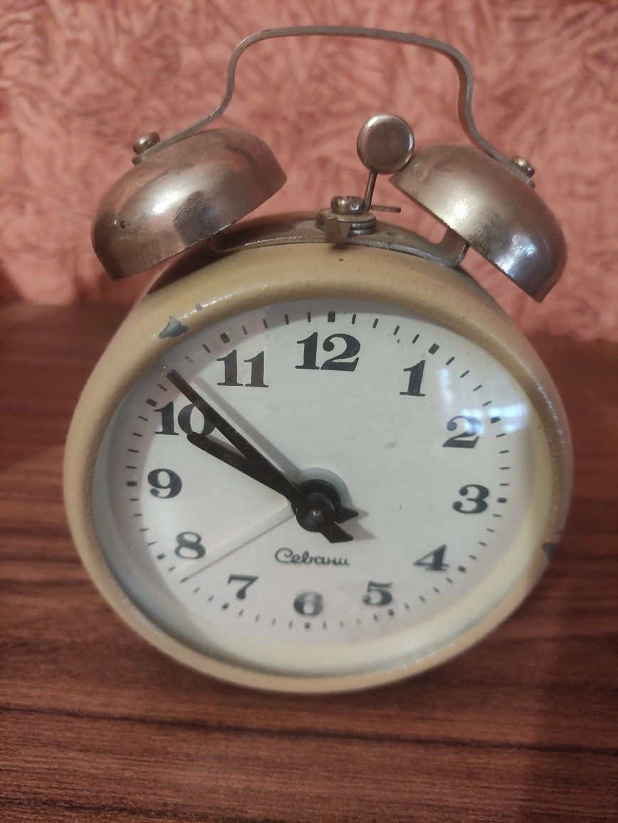 Руски ретро будилник, часовник Севани
