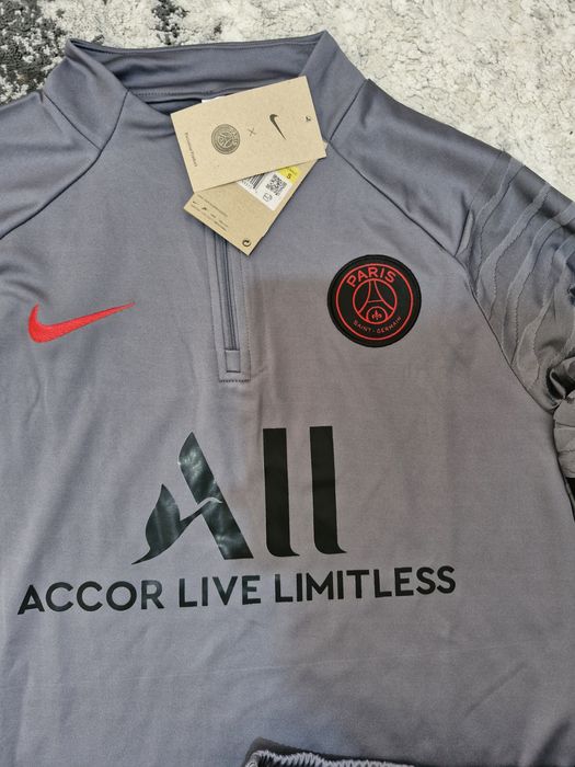 Psg tracksuit nou *restoke*