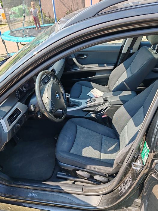Vând BMW e90 320d