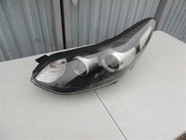 Far stanga sofer Kia Sportage Xenon Led an 2016 2017 2018 2019 cod 92101-F1100