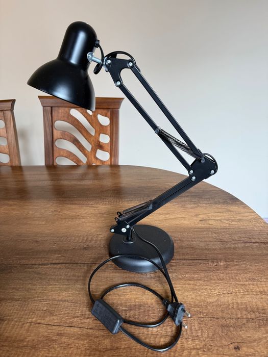 Настольная лампа