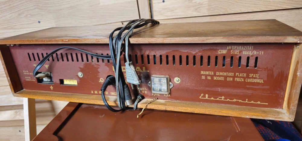 Radio S734TE ROYAL Electronica București 1976