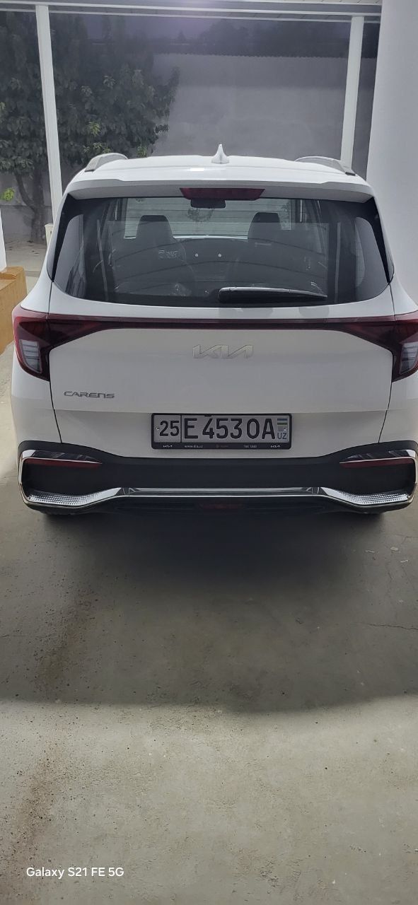 KIA Carens 7D premium full  pozitsiya  
New  model  y