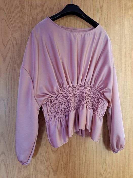 Vand un costum mărimea m
