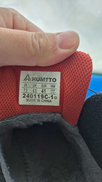Продам зимние кроссовки хумто