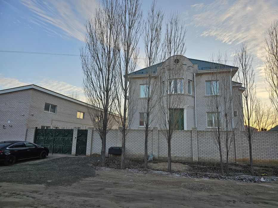 Продам дом за тойота центром