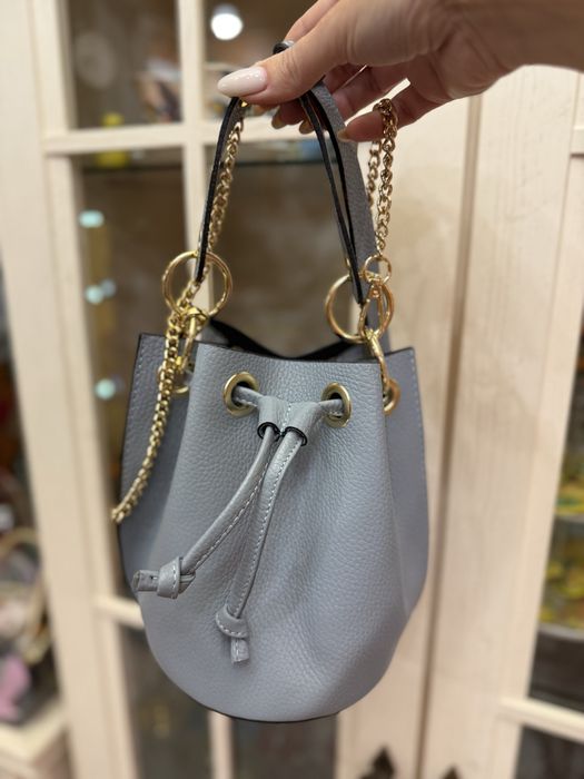 Сумочка из натуральной телячьей кожи. Новая . Италия .