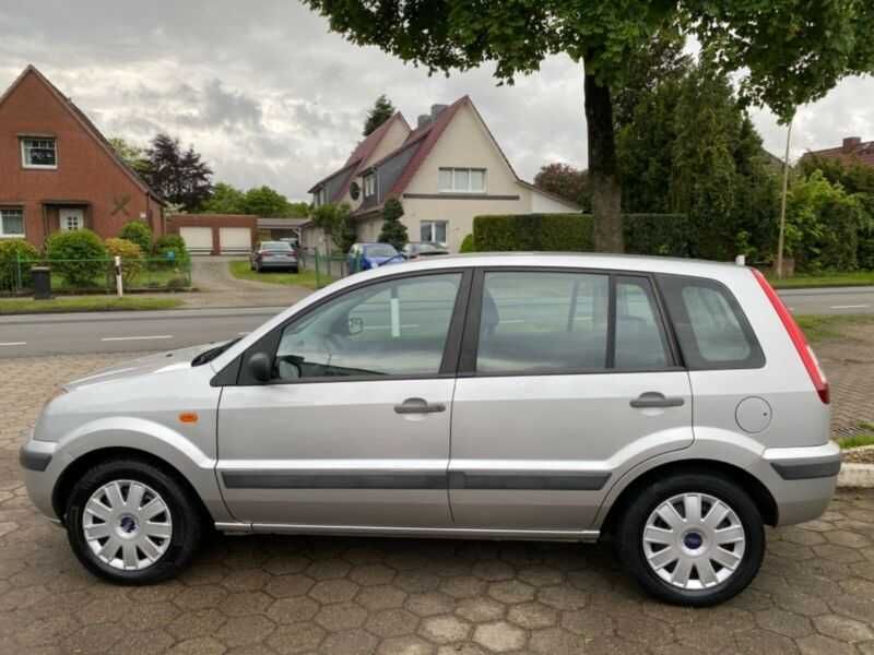 Dezmembrez Ford Fusion