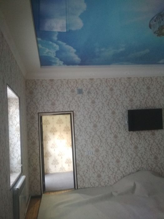 Nur to'yxonasi yonida 6 sotix 1 sotix zaxvat joyi bor hovli sotiladi