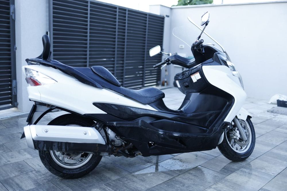 Suzuki Burgman 400