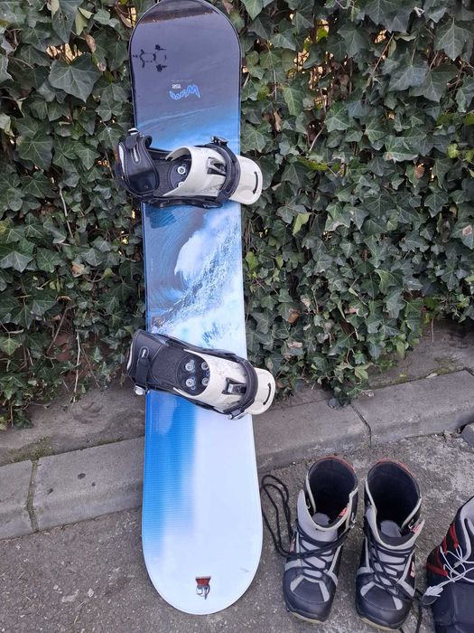 Placa Snowboard 152cm + Accesorii + Bocanci