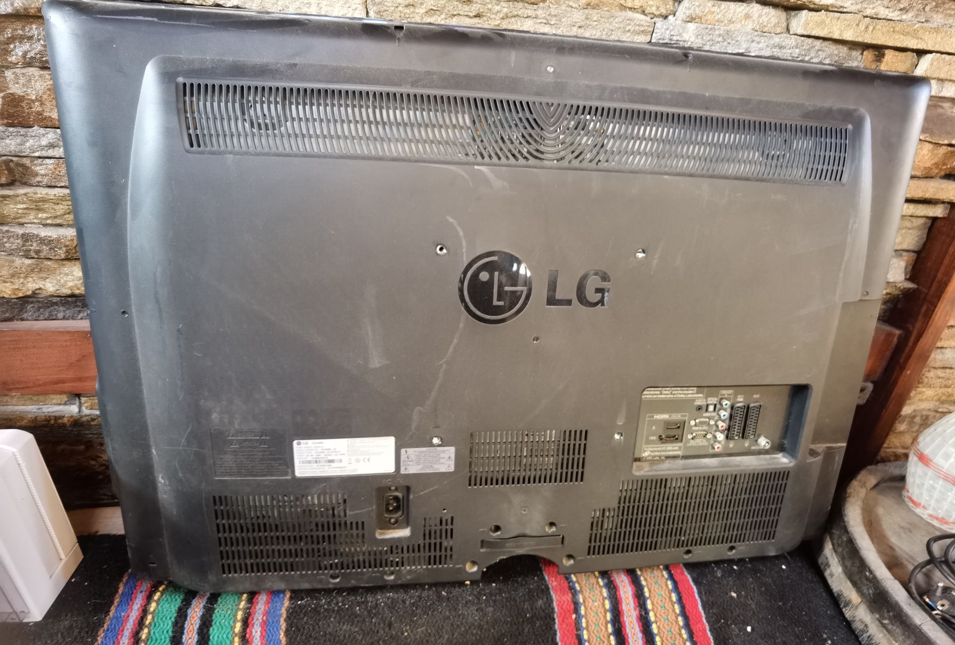 LG 37LH4000 за части