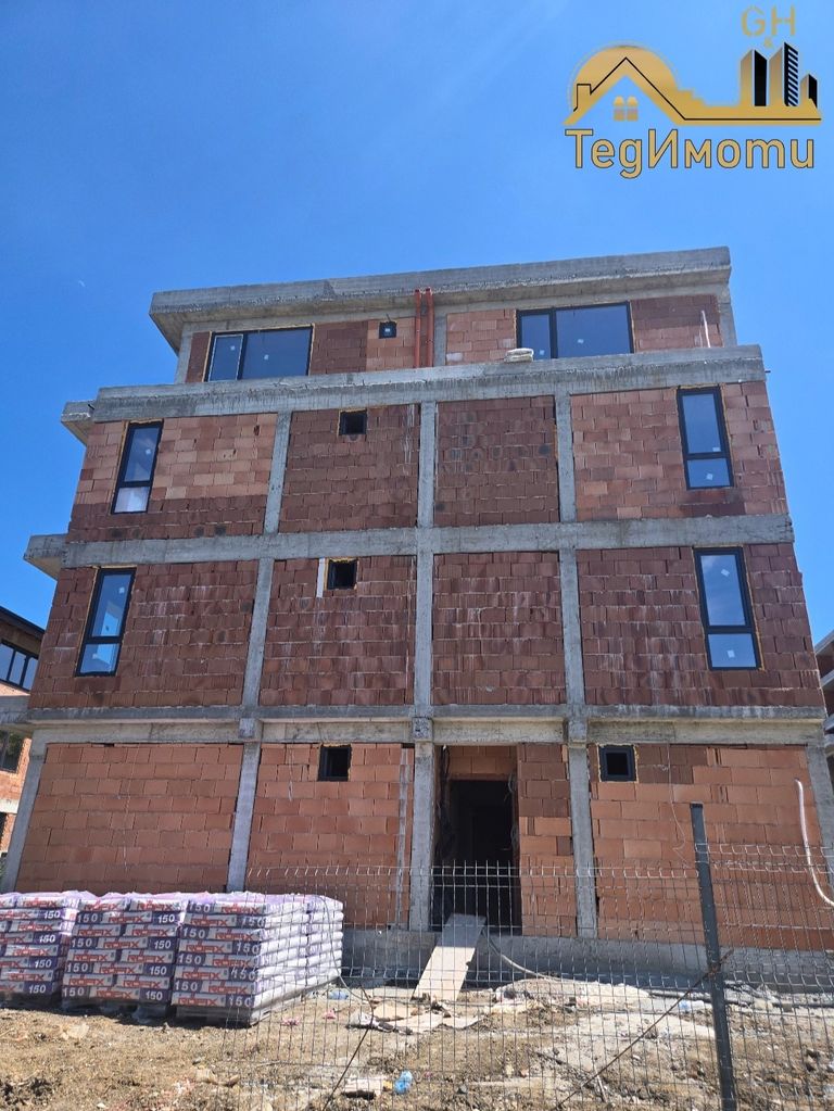 Продава се Тристаен апартамент в Царево - 118 кв.м за 990 €/кв.м - Снимка #1