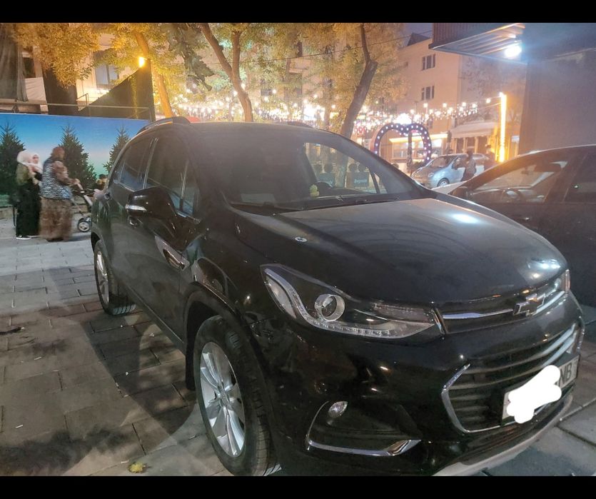 Продаю срочно трекер 1 примьер.  Своя.