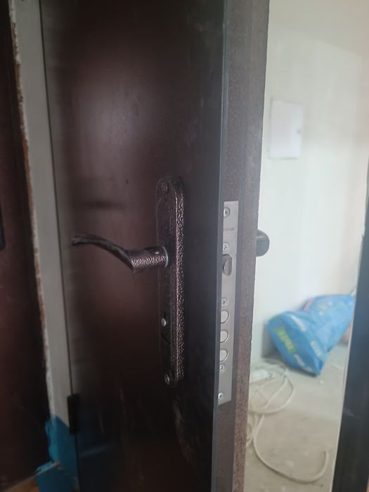 Дверной замок рабочий